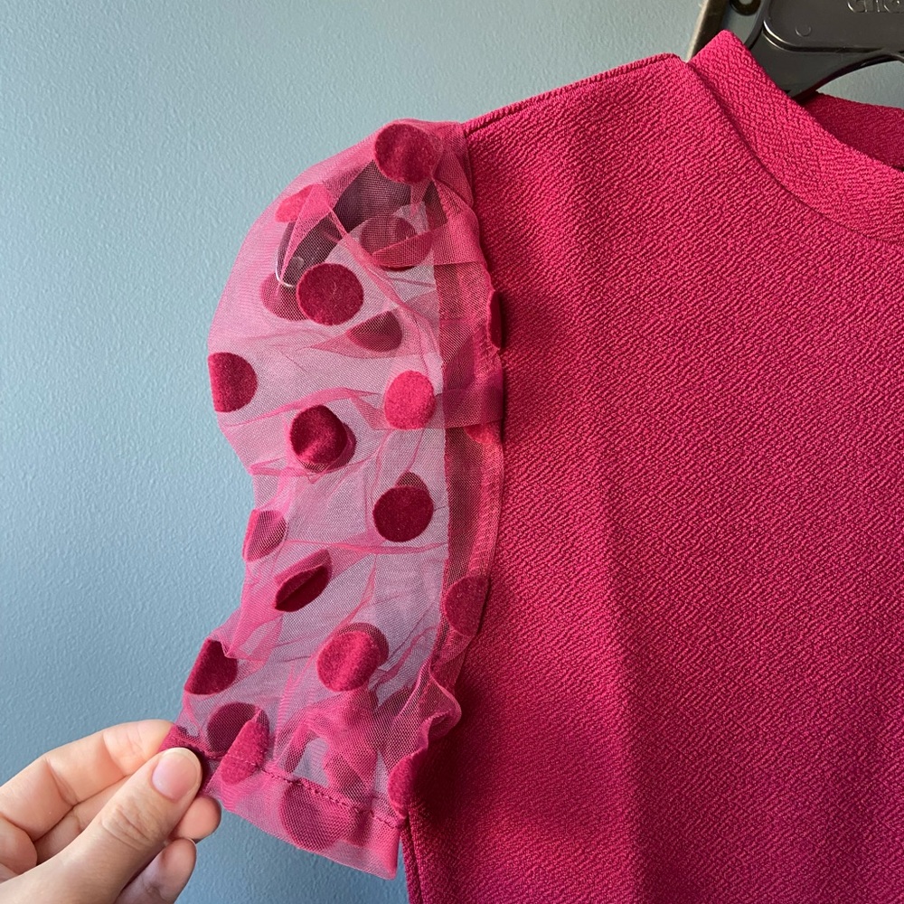 Kara and Kate Burgundy Top with Puff Sleeves- Size XS - Picture 4 of 4